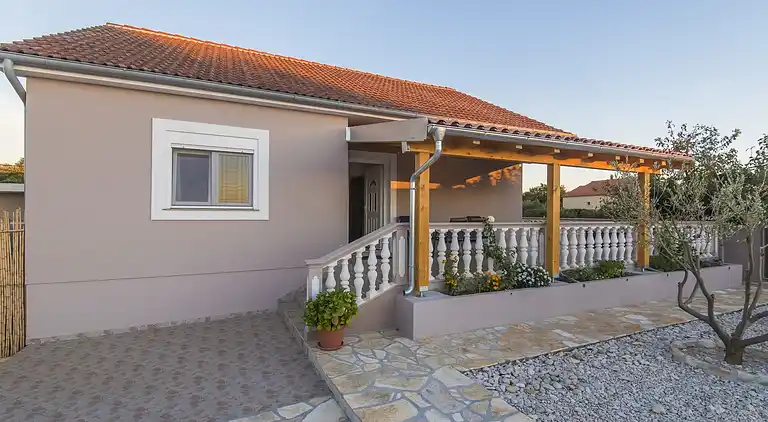 Holiday home in Islam Latinski