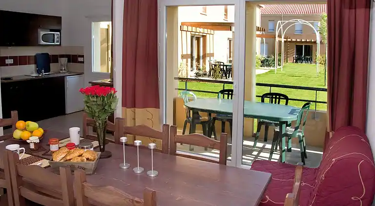 Apartment in Saint-Laurent-des-Vignes