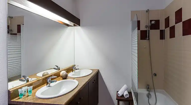 Apartment in Saint-Laurent-des-Vignes