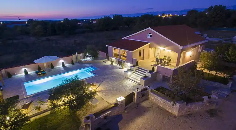 Holiday home in Poličnik