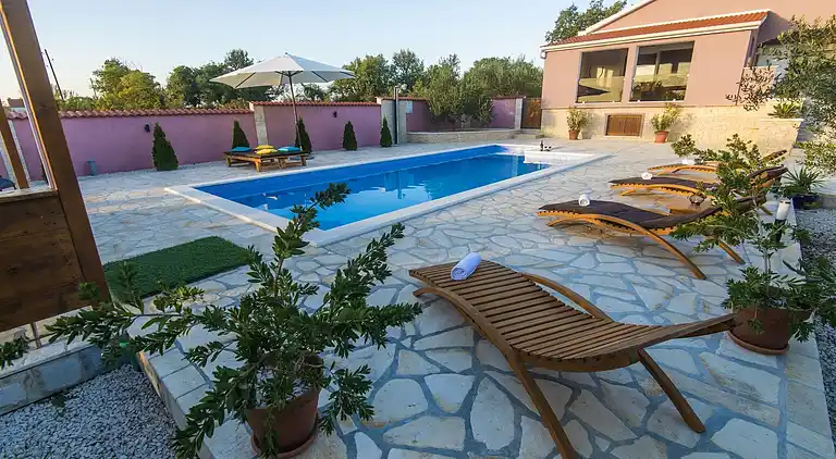 Holiday home in Poličnik