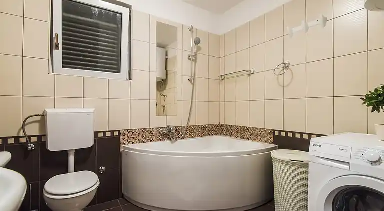 Holiday home in Poličnik