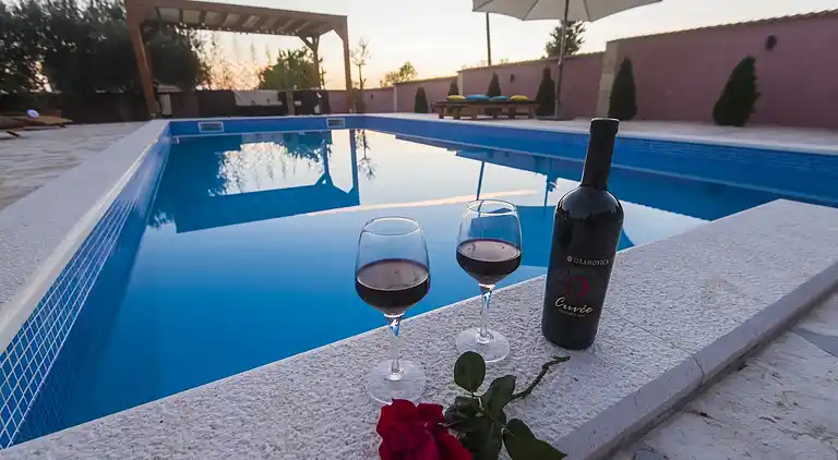 Holiday home in Poličnik