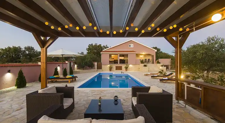 Holiday home in Poličnik