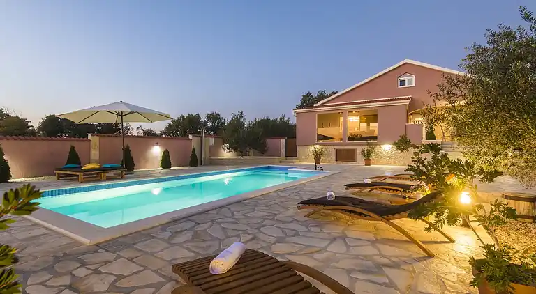 Holiday home in Poličnik