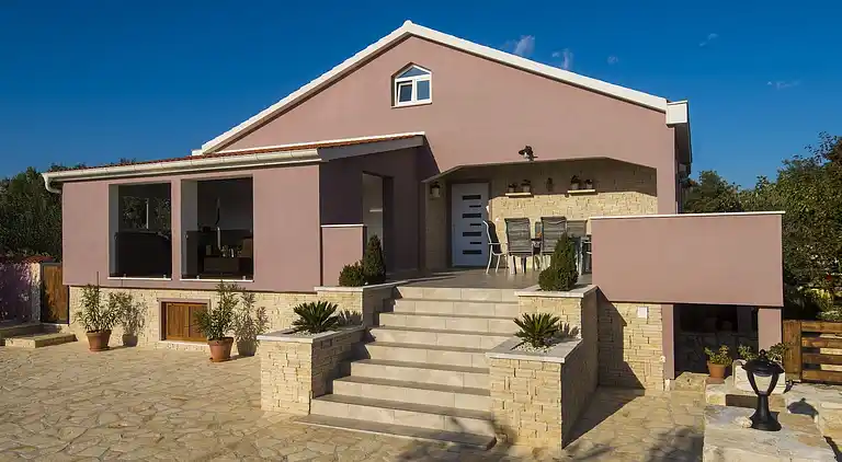 Holiday home in Poličnik