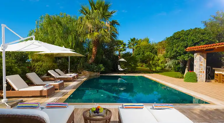 Villa Aphrodite with heated pool and exotic garden