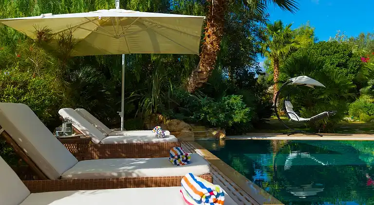 Villa Aphrodite with heated pool and exotic garden