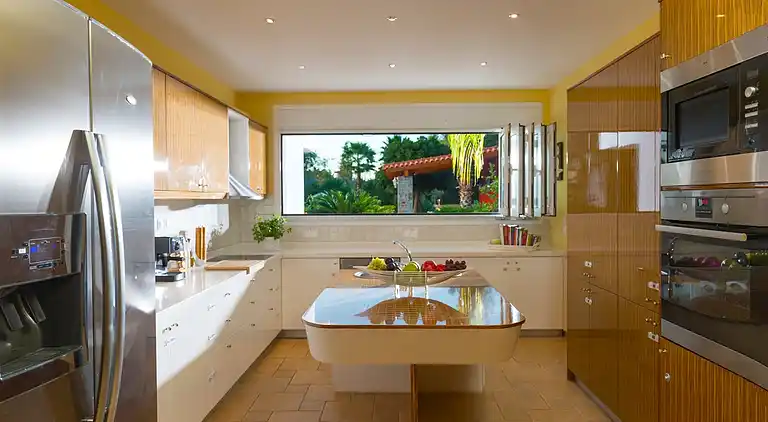 Villa Aphrodite with heated pool and exotic garden