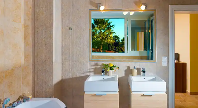 Villa Aphrodite with heated pool and exotic garden