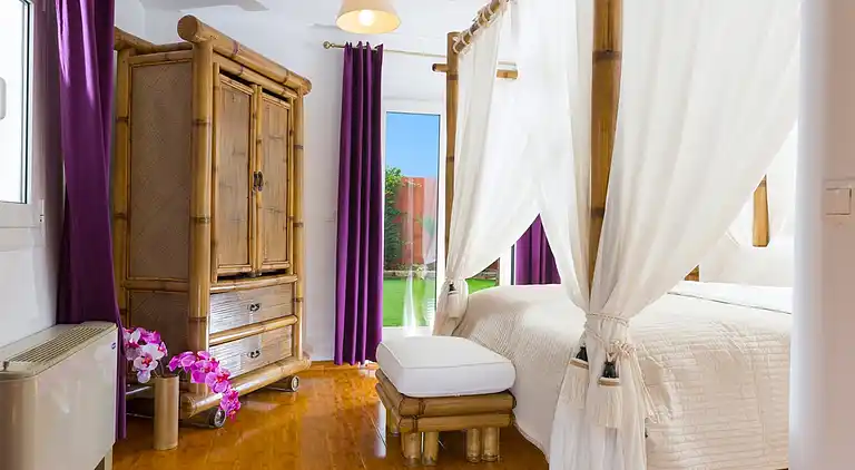 Villa Aphrodite with heated pool and exotic garden