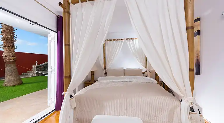 Villa Aphrodite with heated pool and exotic garden