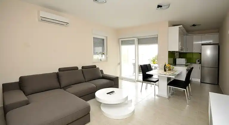 Villa in Okrug Gornji