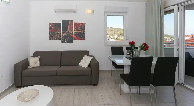 Villa in Okrug Gornji