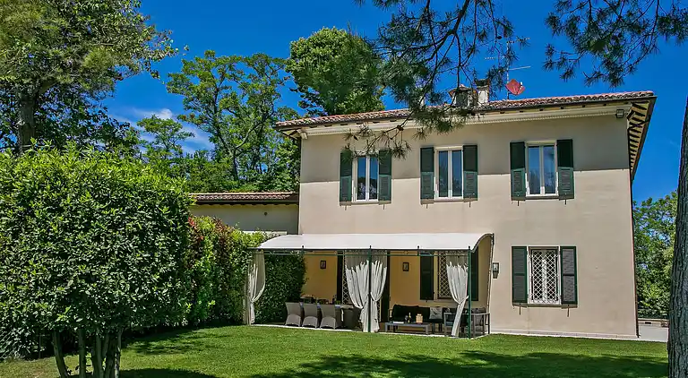 Villa in Centinarola