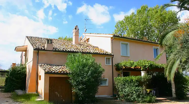 Farm house in Fermo