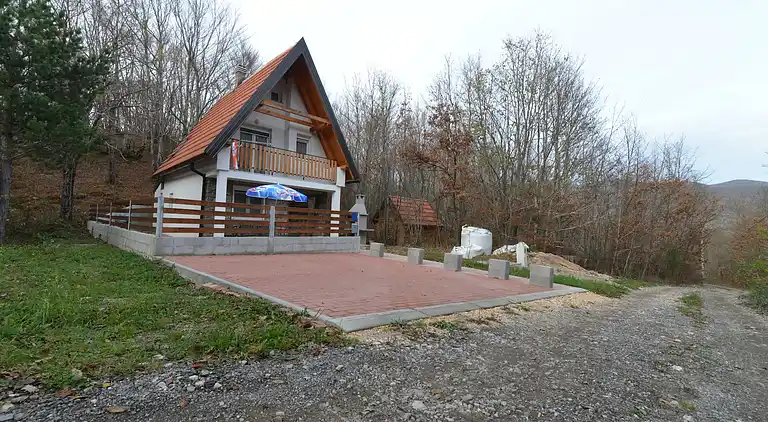 Cottage in Lovinac