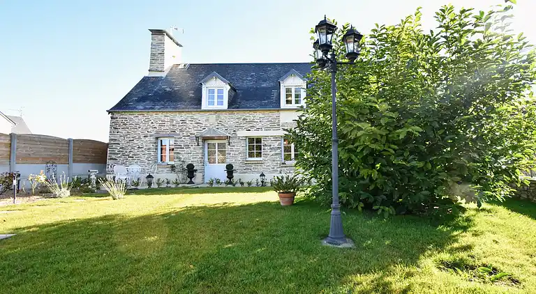 Holiday home in Montrabot