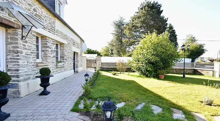 Holiday home in Montrabot