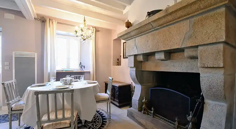 Holiday home in Montrabot