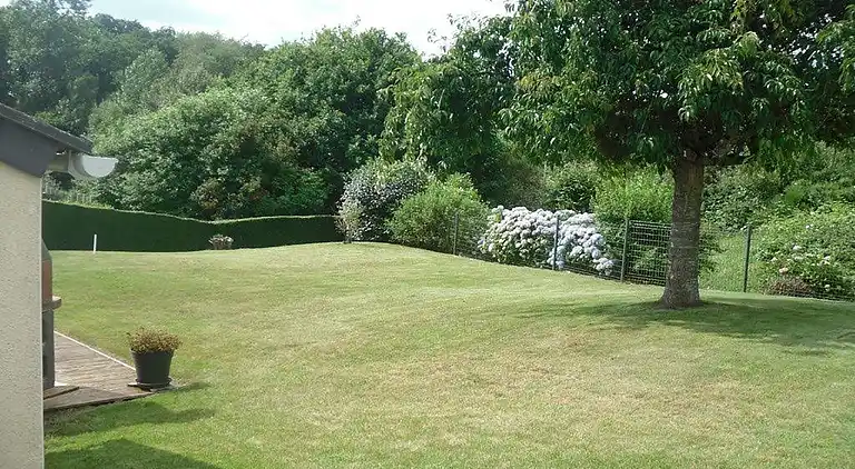 Semesterbostad i Tréglamus