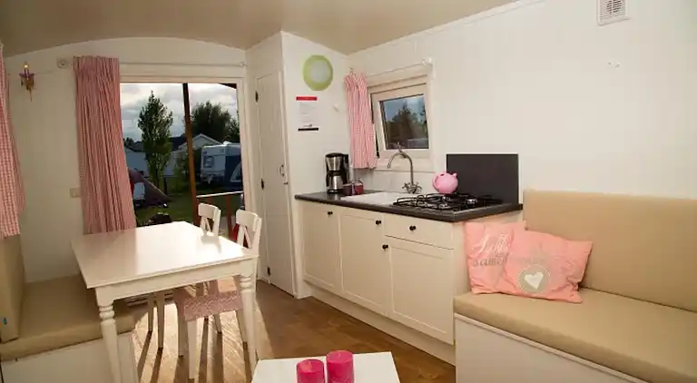 Mobile home in South Holland