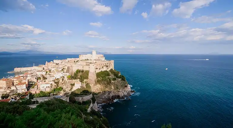 Hytte i Baia Domizia