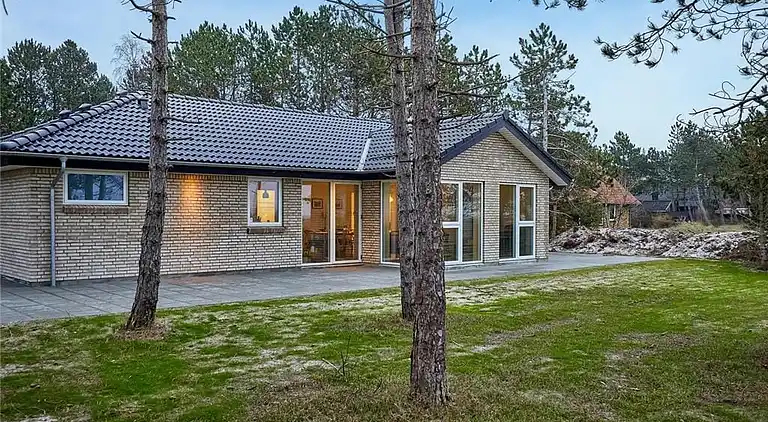 Sommerhus ved Øer Strand