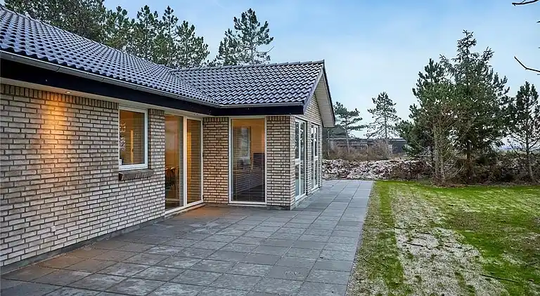 Sommerhus ved Øer Strand