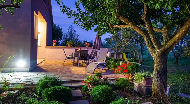 Ferienhaus in Neviđane