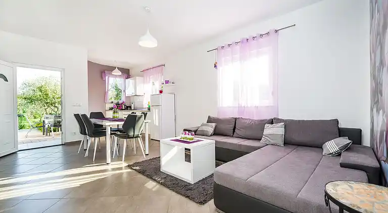 Ferienhaus in Neviđane