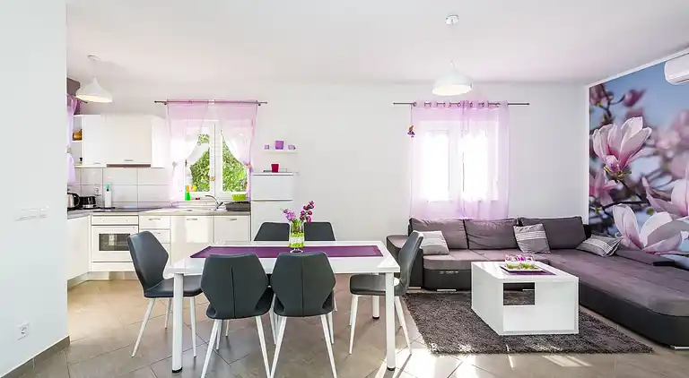 Ferienhaus in Neviđane