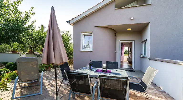 Ferienhaus in Neviđane