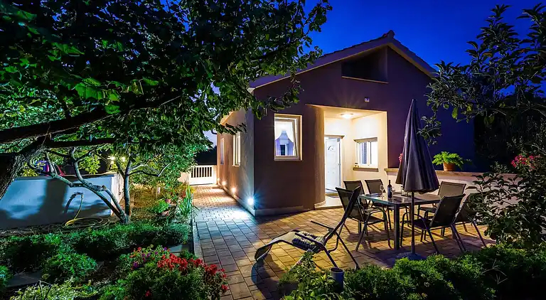 Ferienhaus in Neviđane