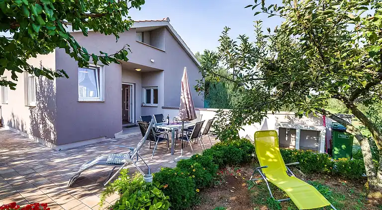 Ferienhaus in Neviđane