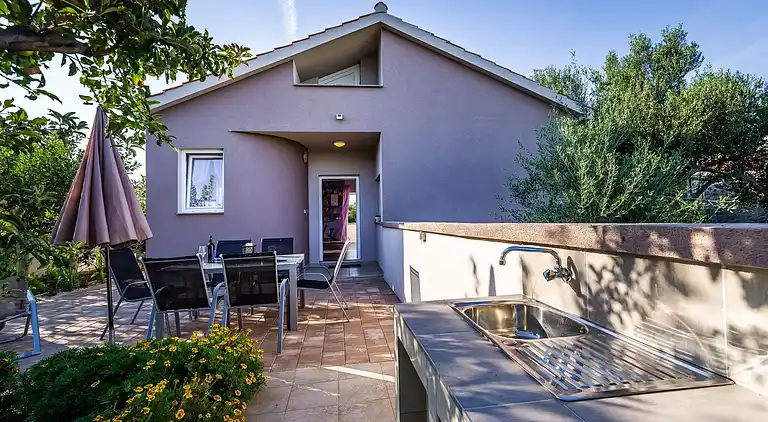 Ferienhaus in Neviđane