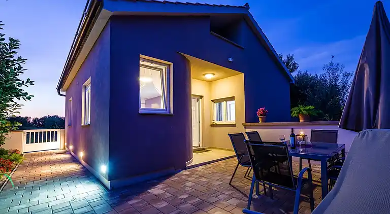 Ferienhaus in Neviđane