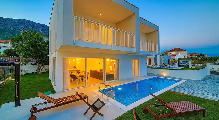 Villa in Kaštel Gomilica