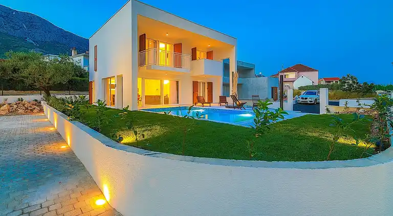 Villa i Kaštel Gomilica