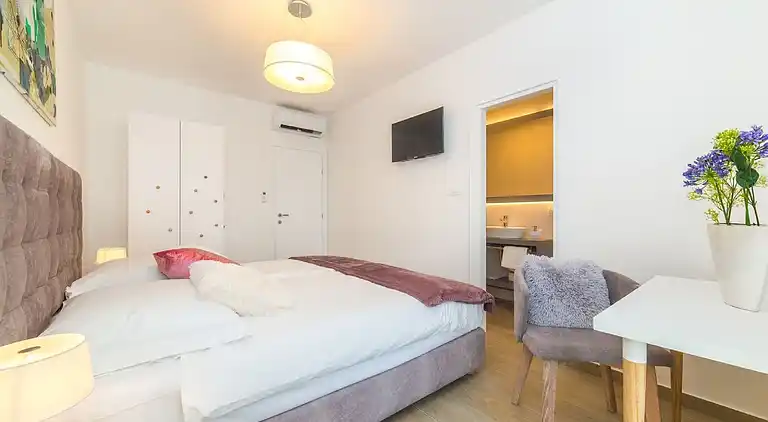 Villa i Kaštel Gomilica