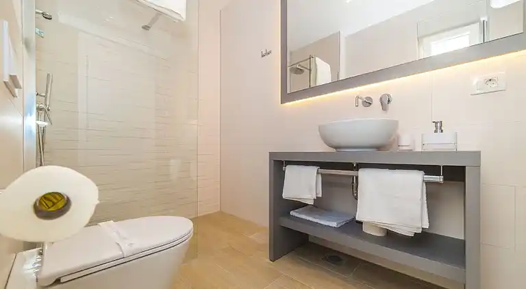 Villa i Kaštel Gomilica