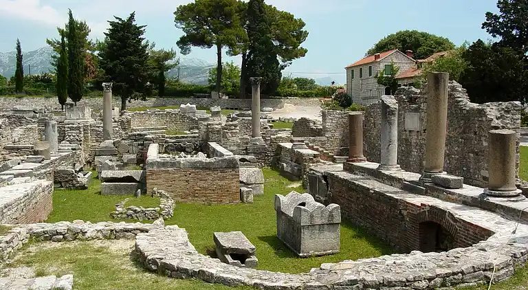 Villa i Kaštel Gomilica