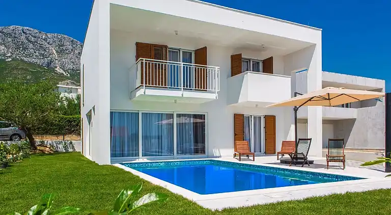 Villa i Kaštel Gomilica