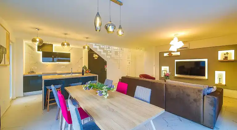 Villa i Kaštel Gomilica