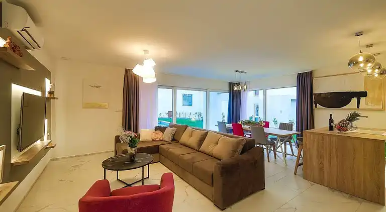 Villa i Kaštel Gomilica