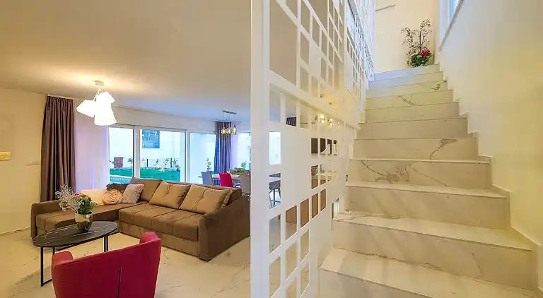 Villa i Kaštel Gomilica