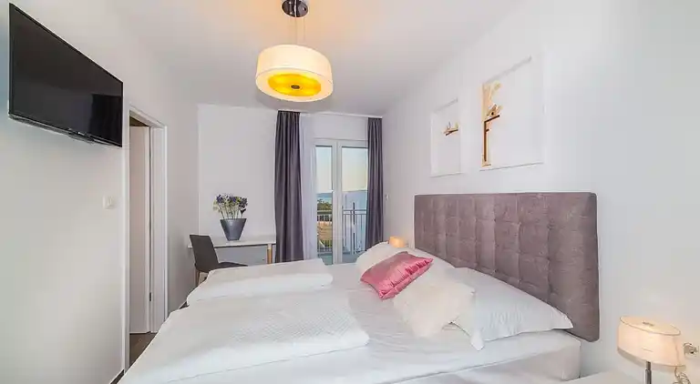 Villa i Kaštel Gomilica