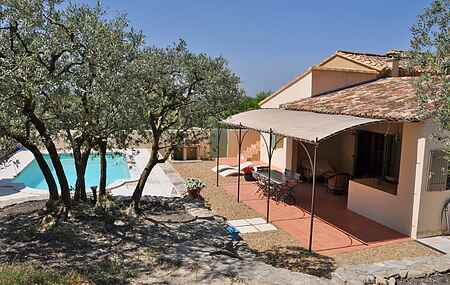 Holiday home in Lagnes