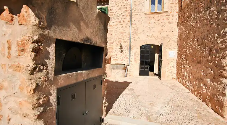 Manor house in Santa Maria del Camí