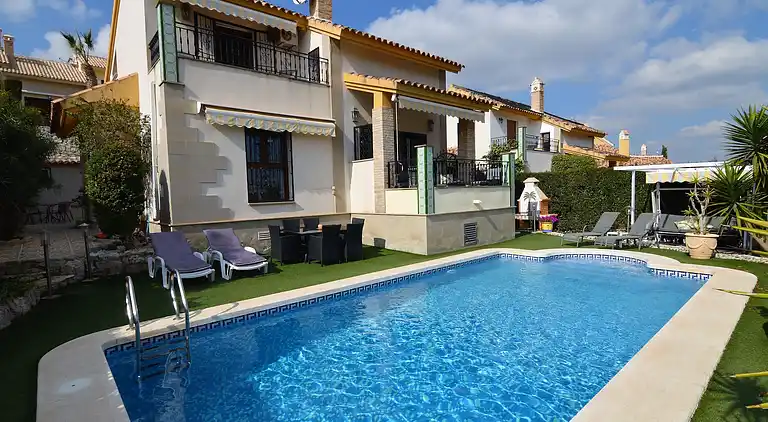 Villa en Algorfa